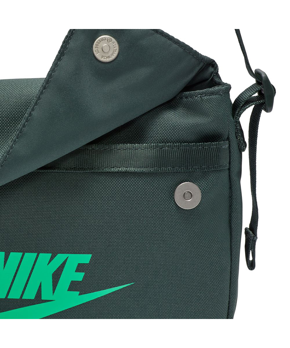 ボディバッグ W NSW レベルクロスボディバッグ CW9300-338