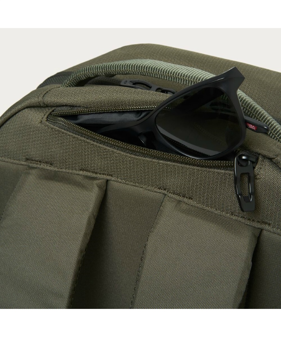 バックパック ESSENTIAL LT BACKPACK M 8.0 FW FOS901843