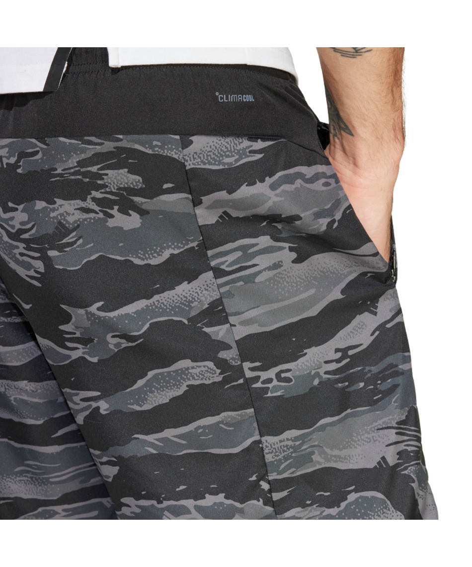 ハーフパンツ トレイン エッセンシャルズ 総柄プリント カモショーツ