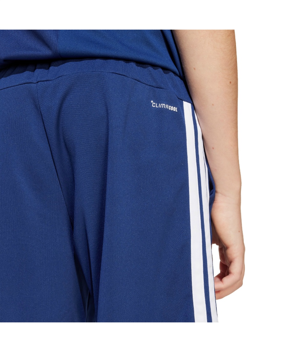 ショートパンツ トレイン エッセンシャルズ スリーストライプス
