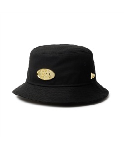 l|Cg48pt j[G(NEW ERA) nbg BUCKET01 METAL PLATE 14388516 yKiz Y BLK^GLD L^XL