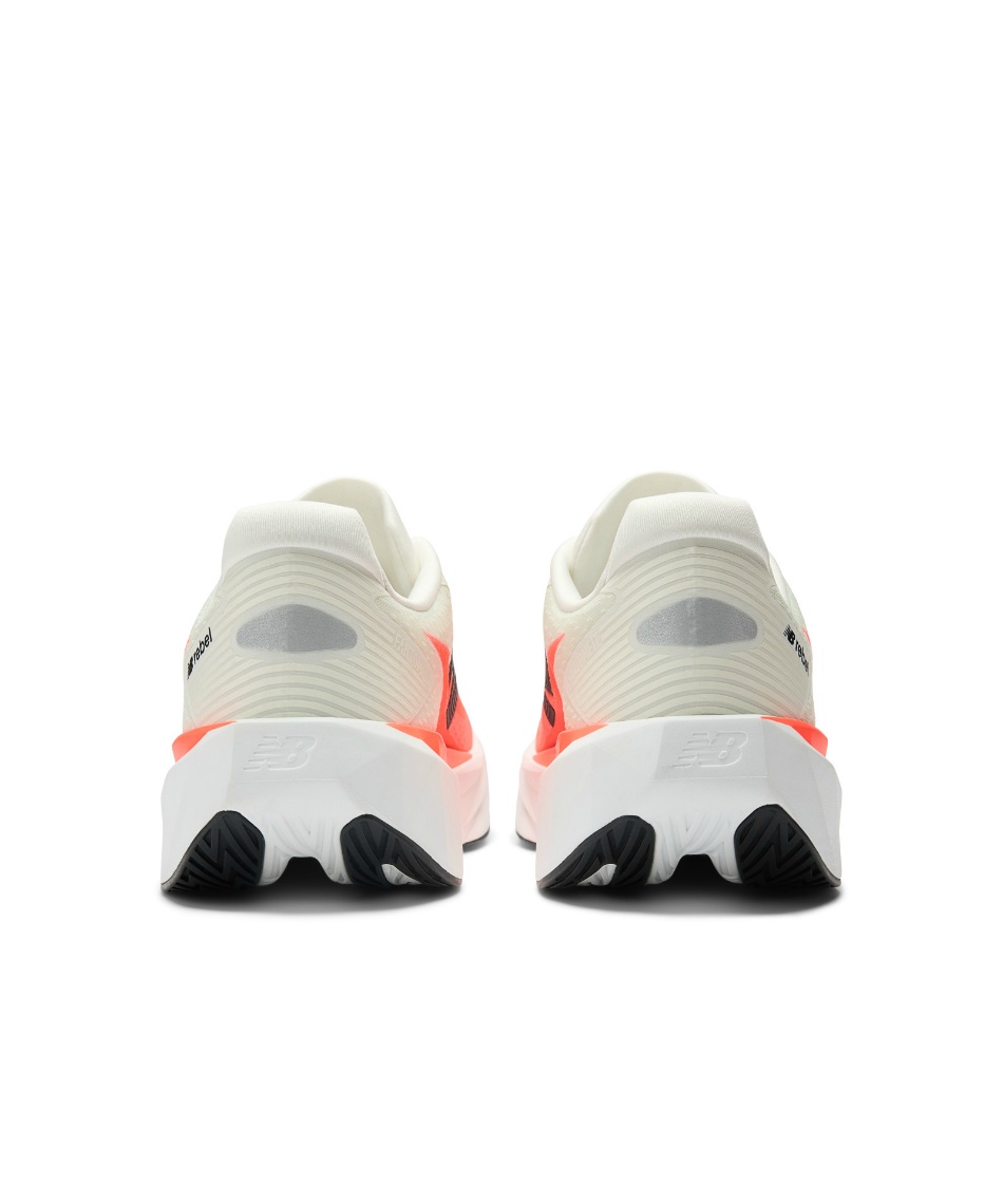 ランニングシューズ フューエルセル レベル v5 FuelCell Rebel v5