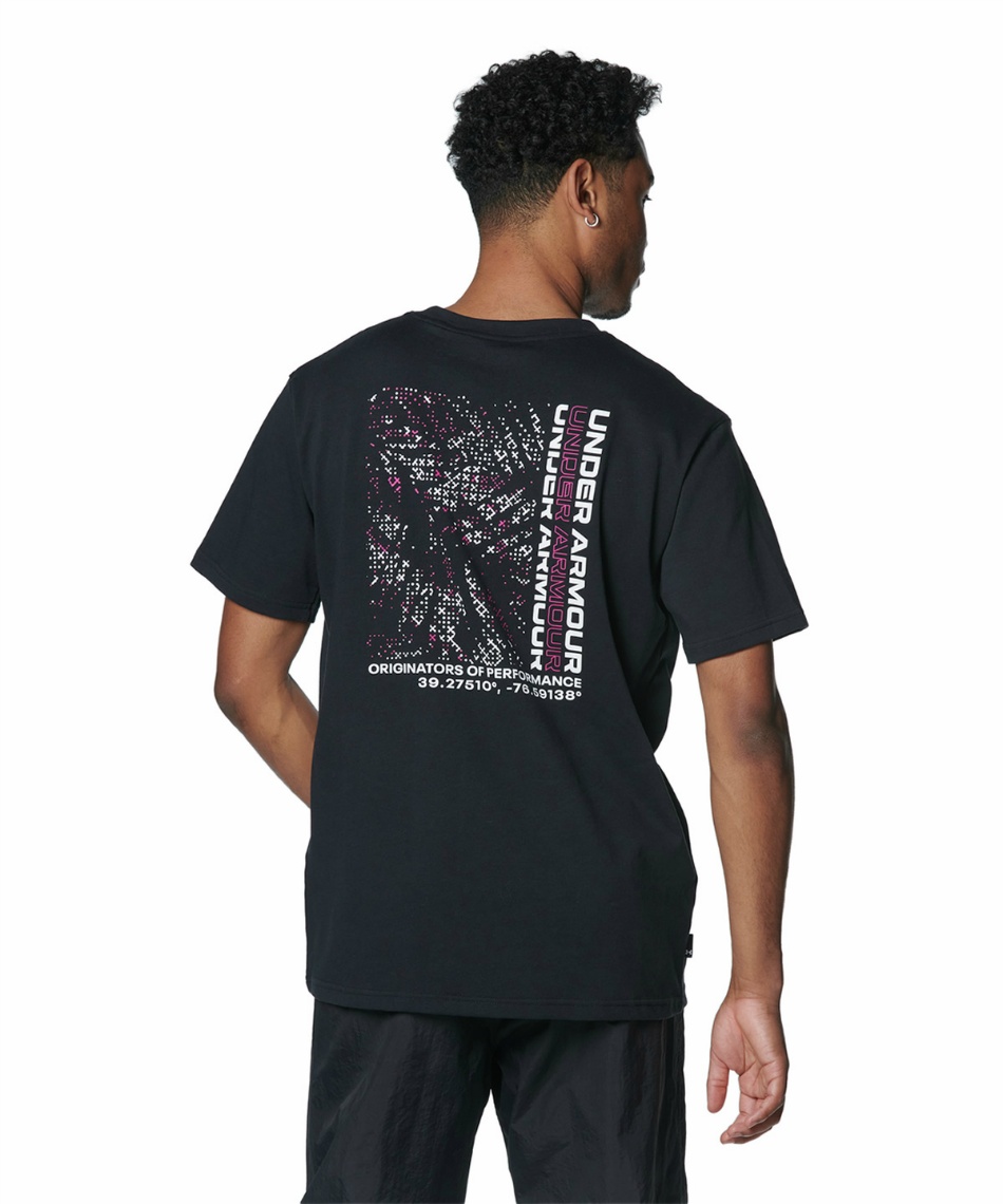 【クーポン対象】Tシャツ 半袖 UA HW SS BACK PRINT 1384800-001【4/26～5/12】