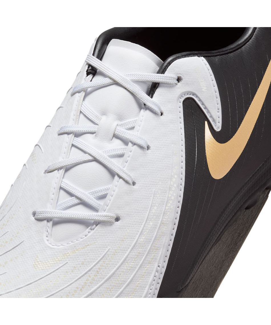 専用　　　　　 サッカーシューズ ホワイト/ブラック　2足セット ナイキ（NIKE）（メンズ）サッカートレーニングシューズ ターフ