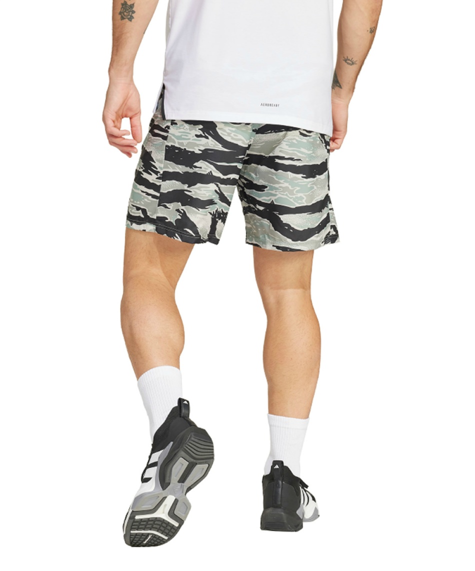 【新品】アディダスオリジナルズ　adidas　ハーフパンツ　ショーツ　CAMO adidas Originals アディダス ハーフパンツ メンズ