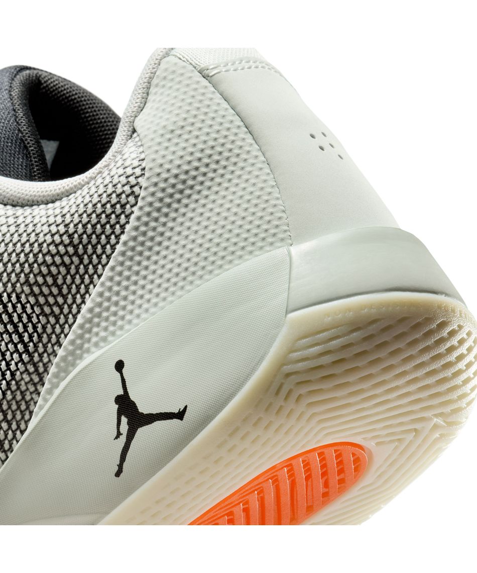 ジョーダン(JORDAN) バスケットシューズ ルカ .77 PF Bloodline HF0819