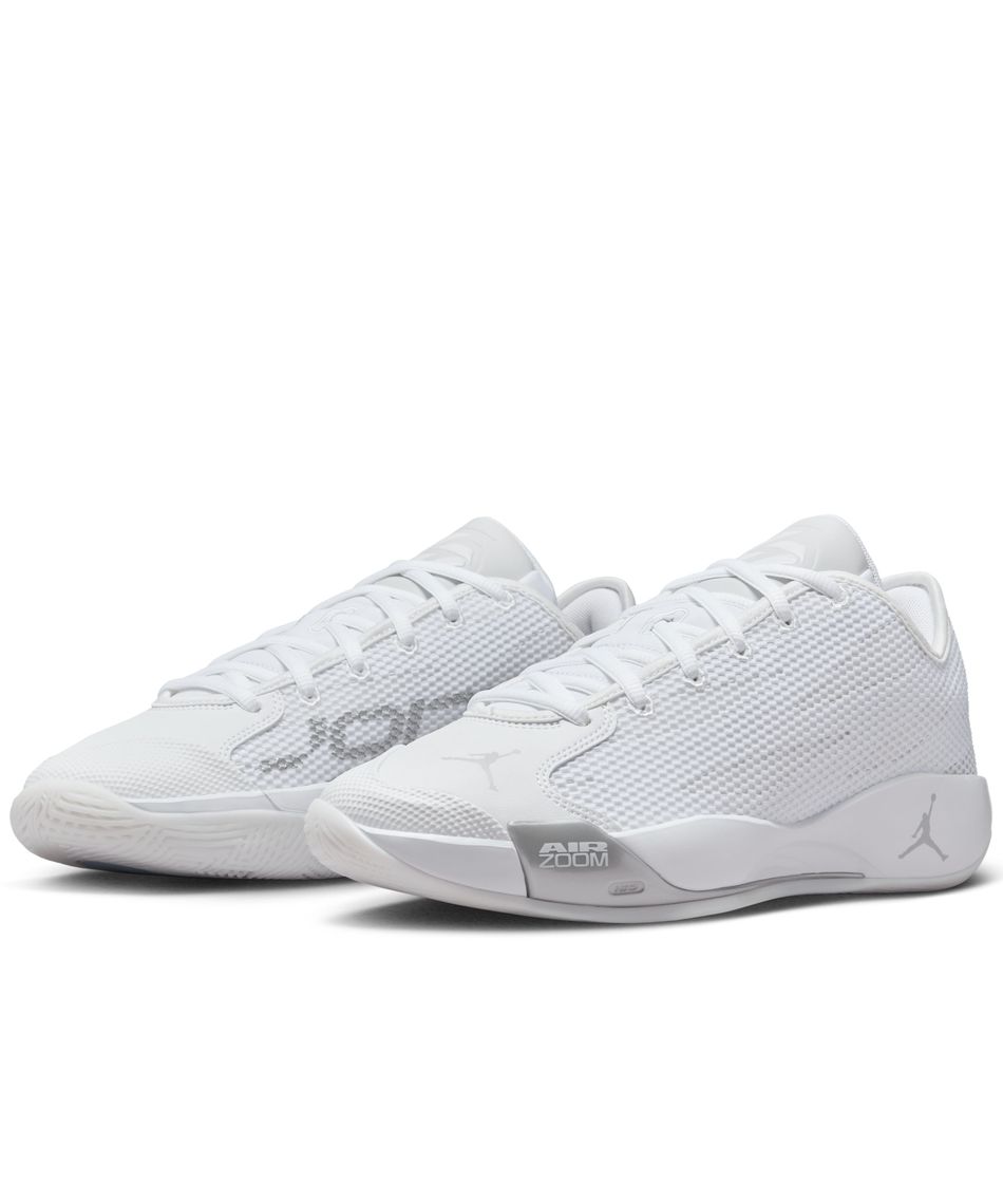 1月15日以降発売】バスケットシューズ ルカ 77 Triple White PF IF1611