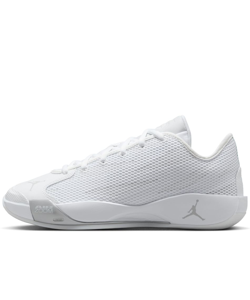 1月15日以降発売】バスケットシューズ ルカ 77 Triple White PF IF1611