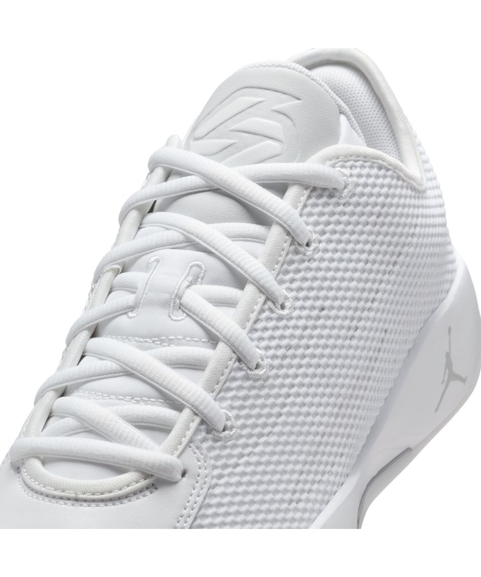 1月15日以降発売】バスケットシューズ ルカ 77 Triple White PF IF1611