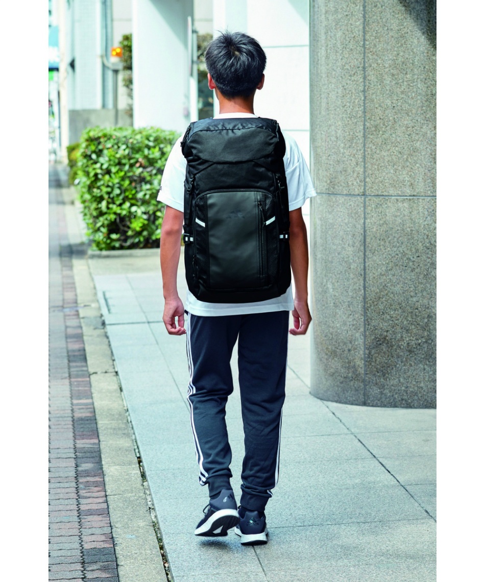 サッカー バックパックボール用デイパック 32LADP45BK | スポーツ用品