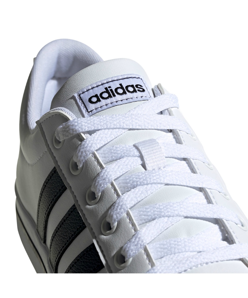 アディダス(adidas) スニーカー BRAVADSKATE FW2887 KYH47