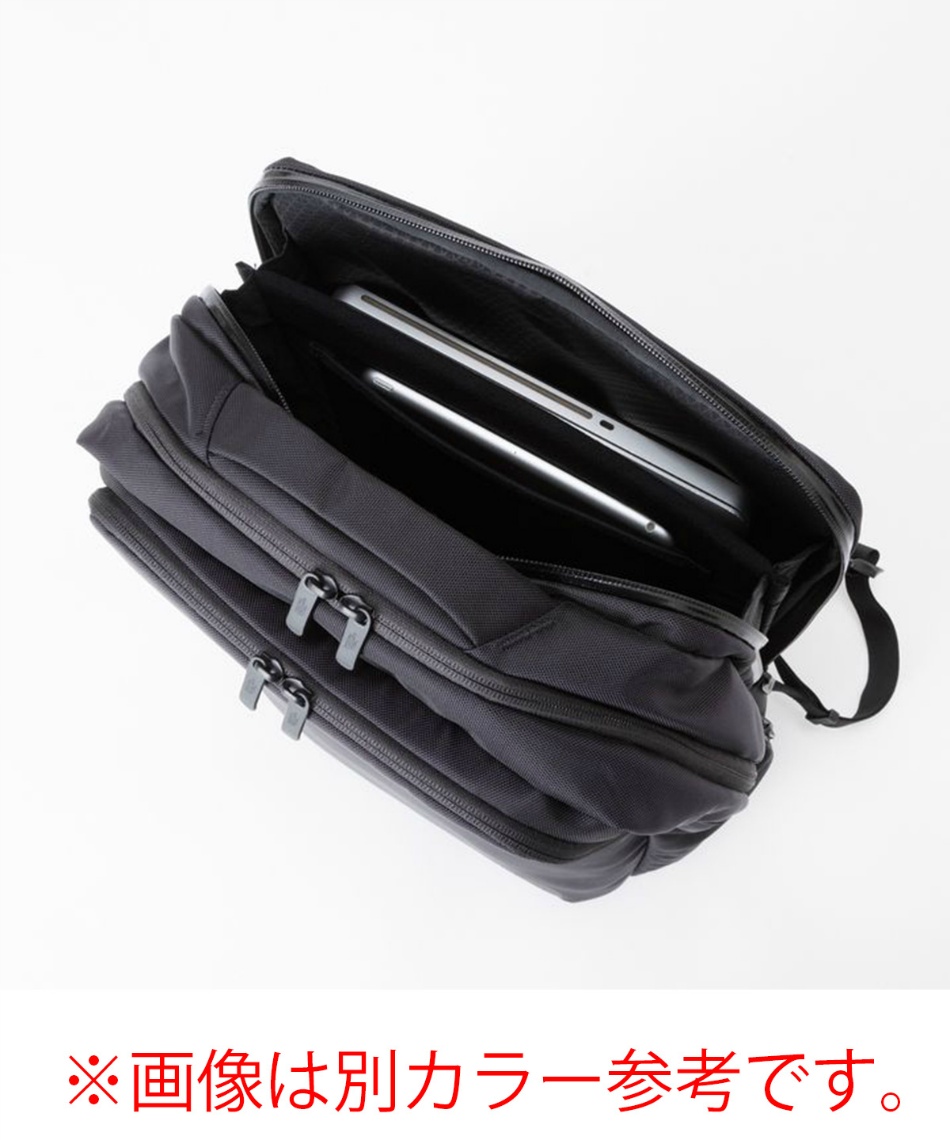 リュックサック 24.5L シャトルデイパック NM82329 UN | スポーツ用品