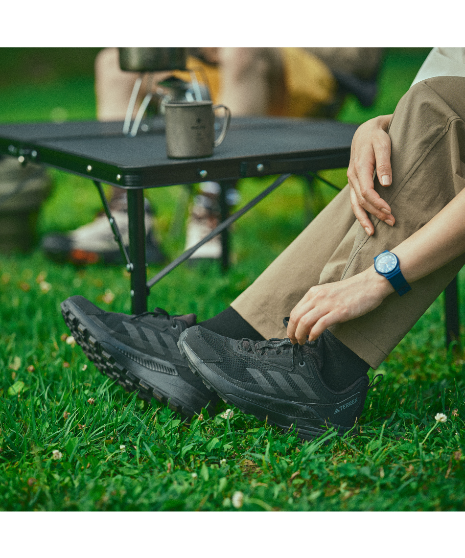 アディダス(adidas) アウトドアシューズ ローカット レディース