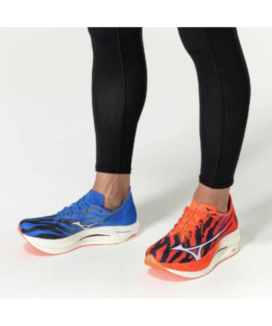 リロノア ランニングシューズ ウエーブリベリオンプロ LOW U1GD254303