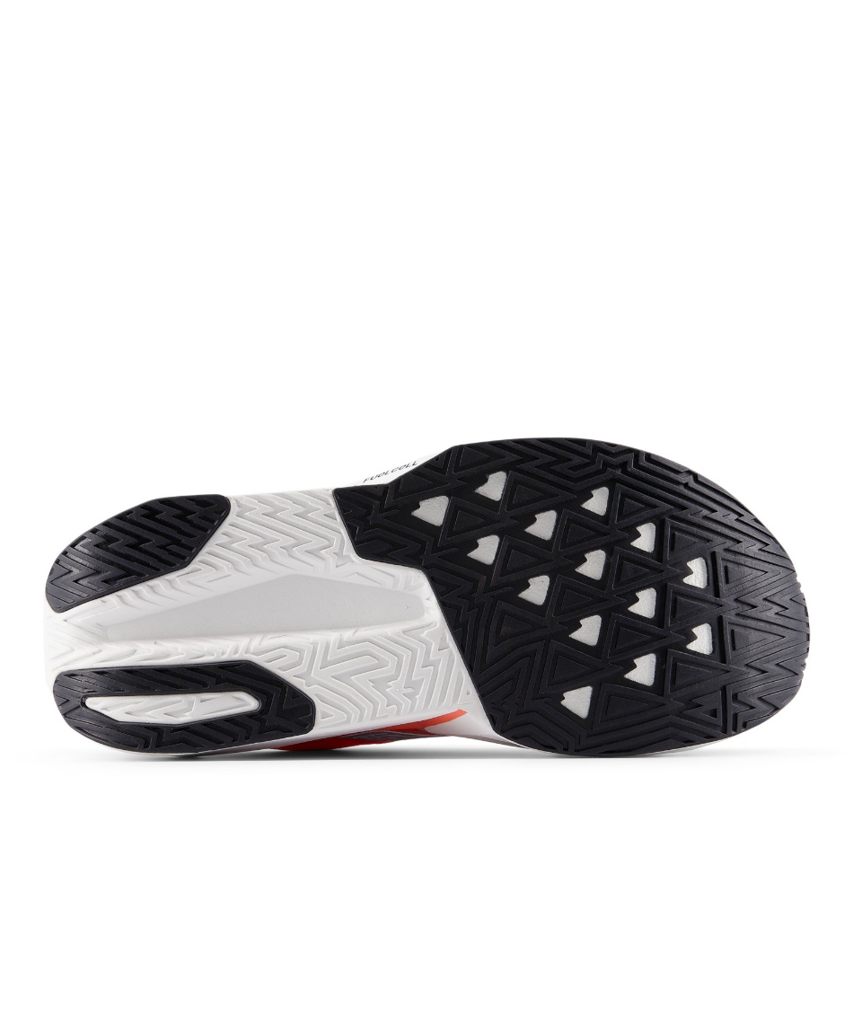 ランニングシューズ フューエルセル レベル v5 FuelCell Rebel v5