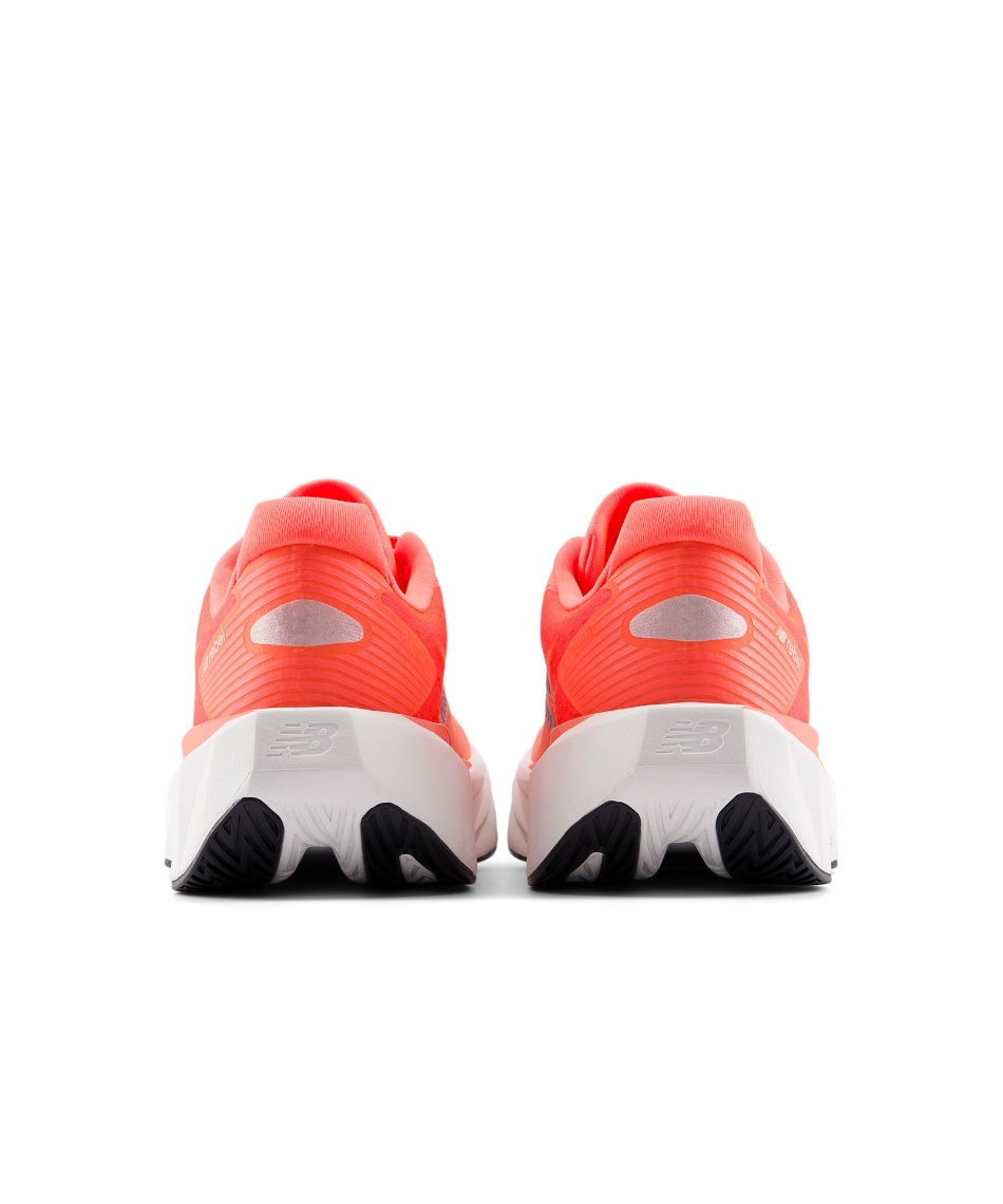 ランニングシューズ フューエルセル レベル v5 FuelCell Rebel v5