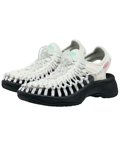 ���j�[�N �A�X�g���A