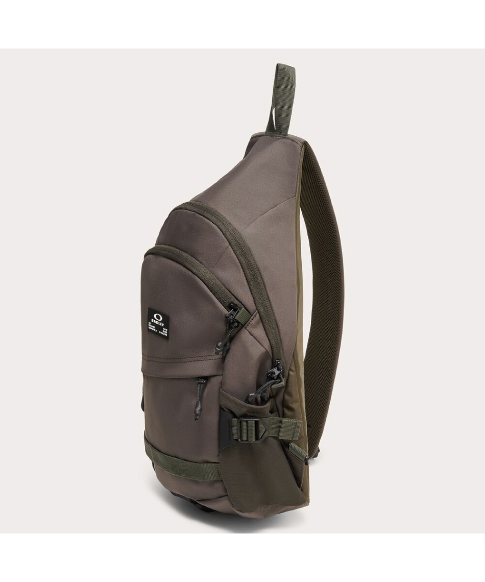 オークリー ショルダーバッグ メンズ レディース ESS ショルダーバッグ 8.0 FOS901738-83C OAKLEY ショルダーバッグESS ショルダーバッグ 8.0FOS901738-83C | スポーツ