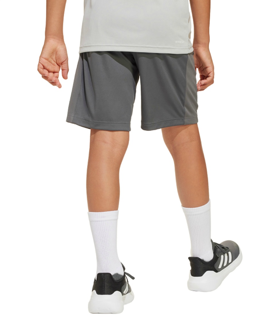 ショートパンツ トレイン エッセンシャルズ ロゴ レギュラーフィット