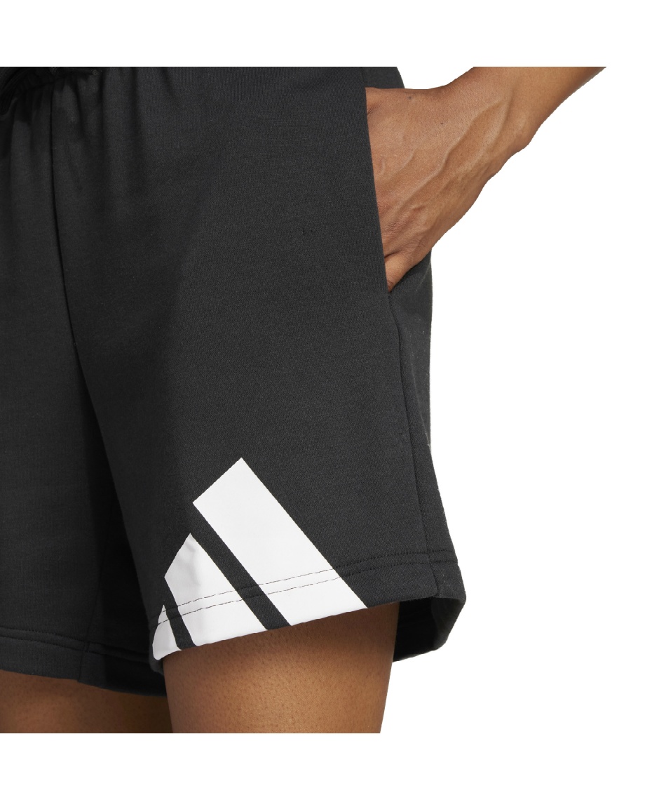 アディダス(adidas) スウェット ショートパンツ エッセンシャル