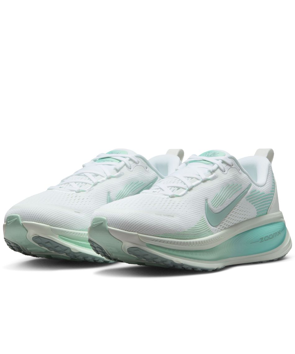 ランニングシューズ レディース ズームボメロ 18 HM6804-106