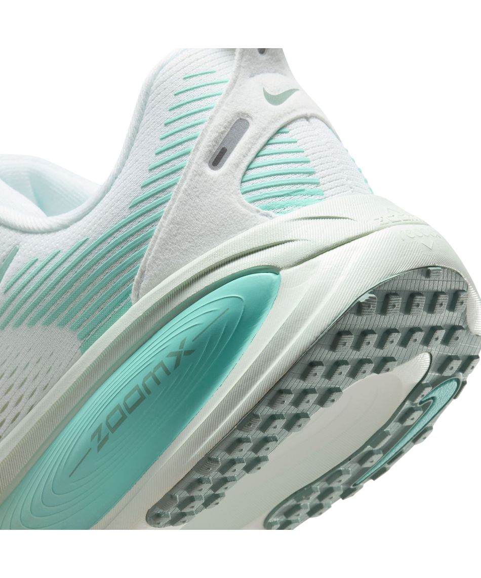 ランニングシューズ レディース ズームボメロ 18 HM6804-106