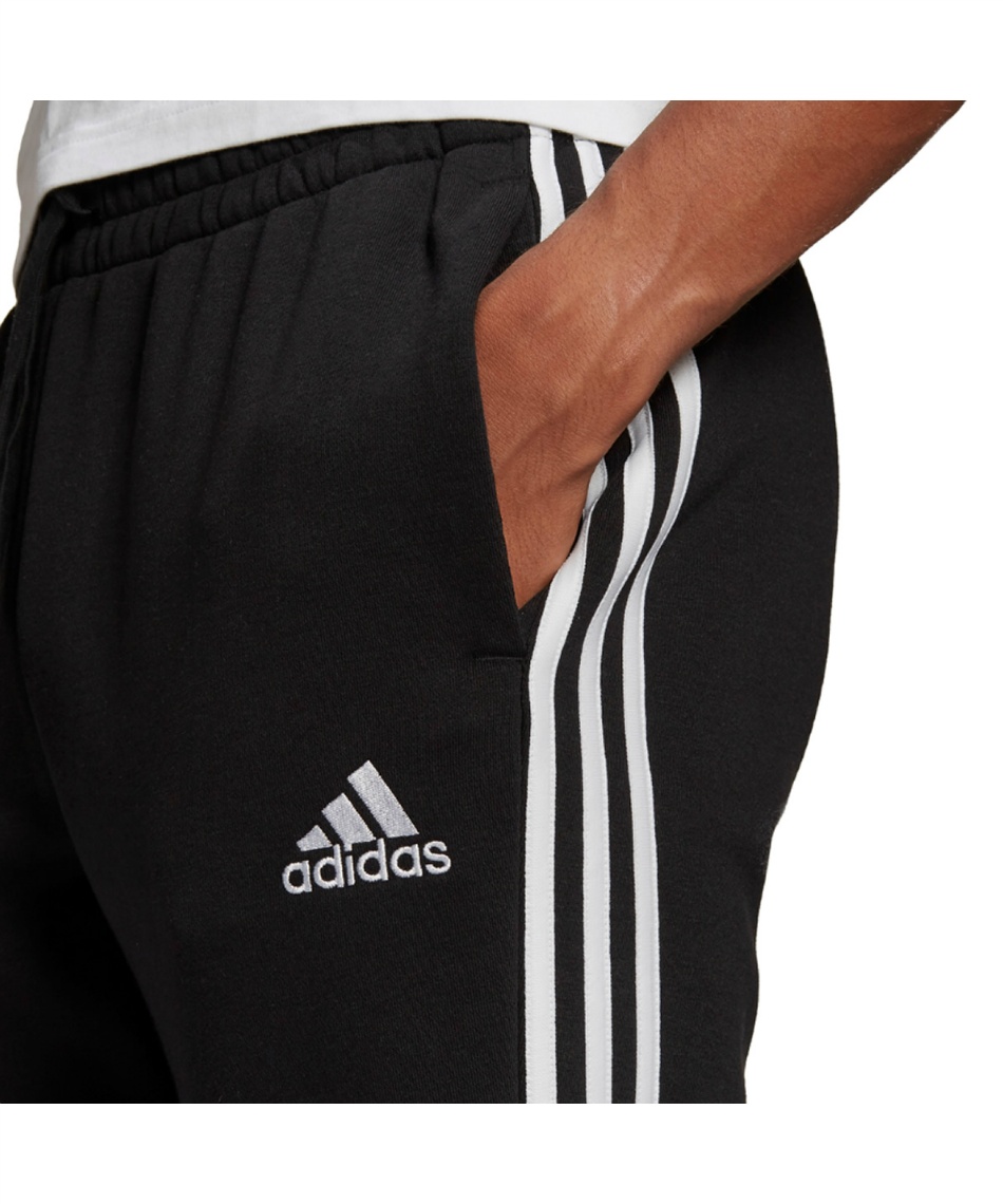 adidas Originals エッセンシャルフリースジョガーパンツ 送関込 adidas（アディダス）の「エッセンシャルズ フリース カーゴ