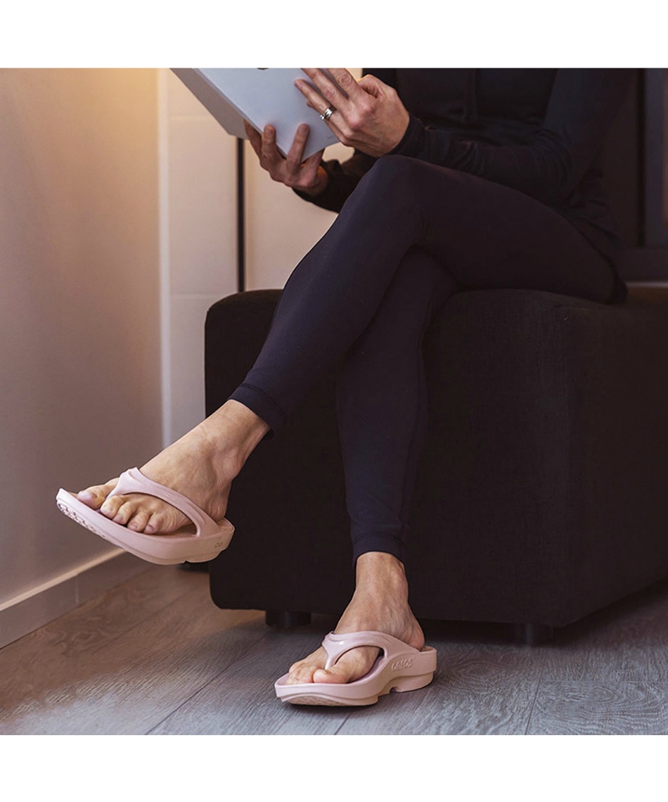 ウーフォス(OOFOS) リカバリーサンダル ウーララ スターダスト