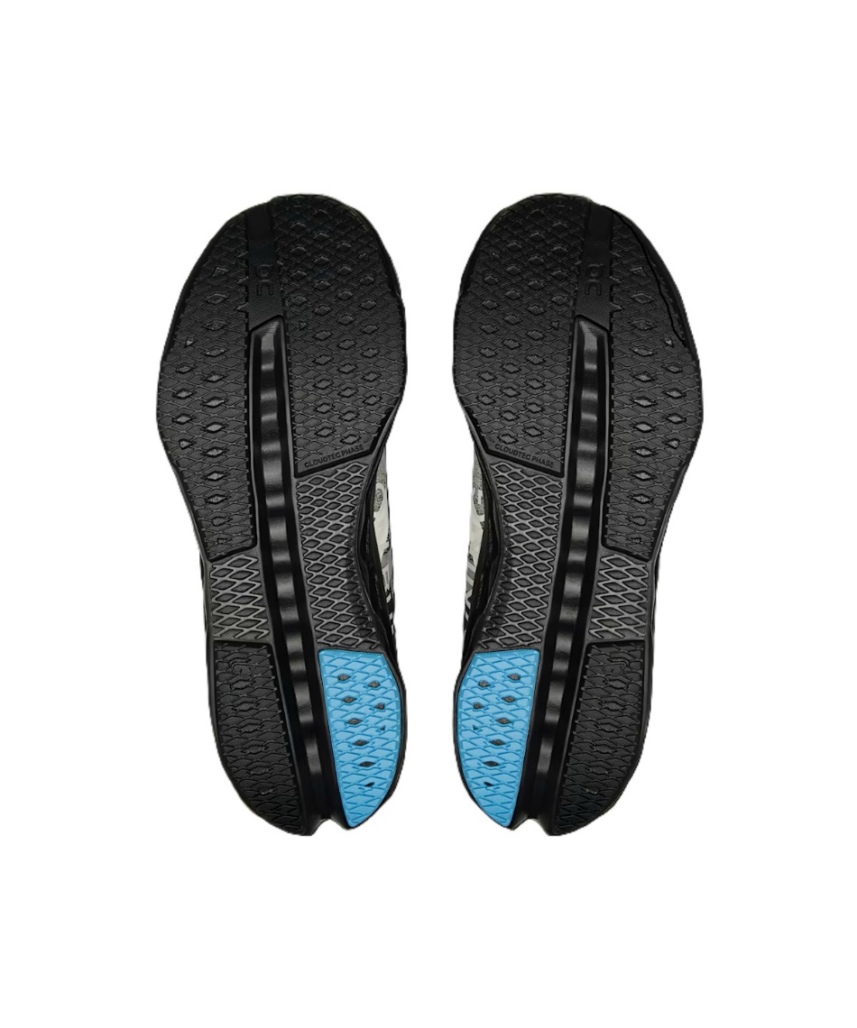 オン(On) ランニングシューズ Cloudsurfer Next Lumos クラウド