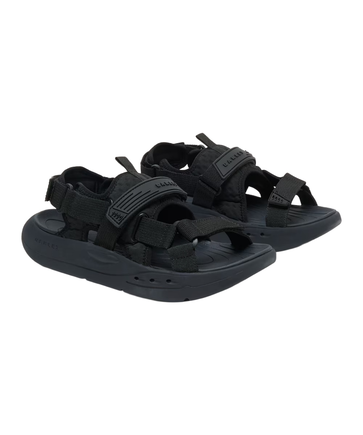 �l���|�C���g1200pt 22% OFF�^SALE �y���������z�I�[�N���[(OAKLEY) �X�g���b�v�T���_�� STUDIO SANDAL FOF100706 �y������z������z�d �����Y P BLACK 8�D0�i26�D0�j