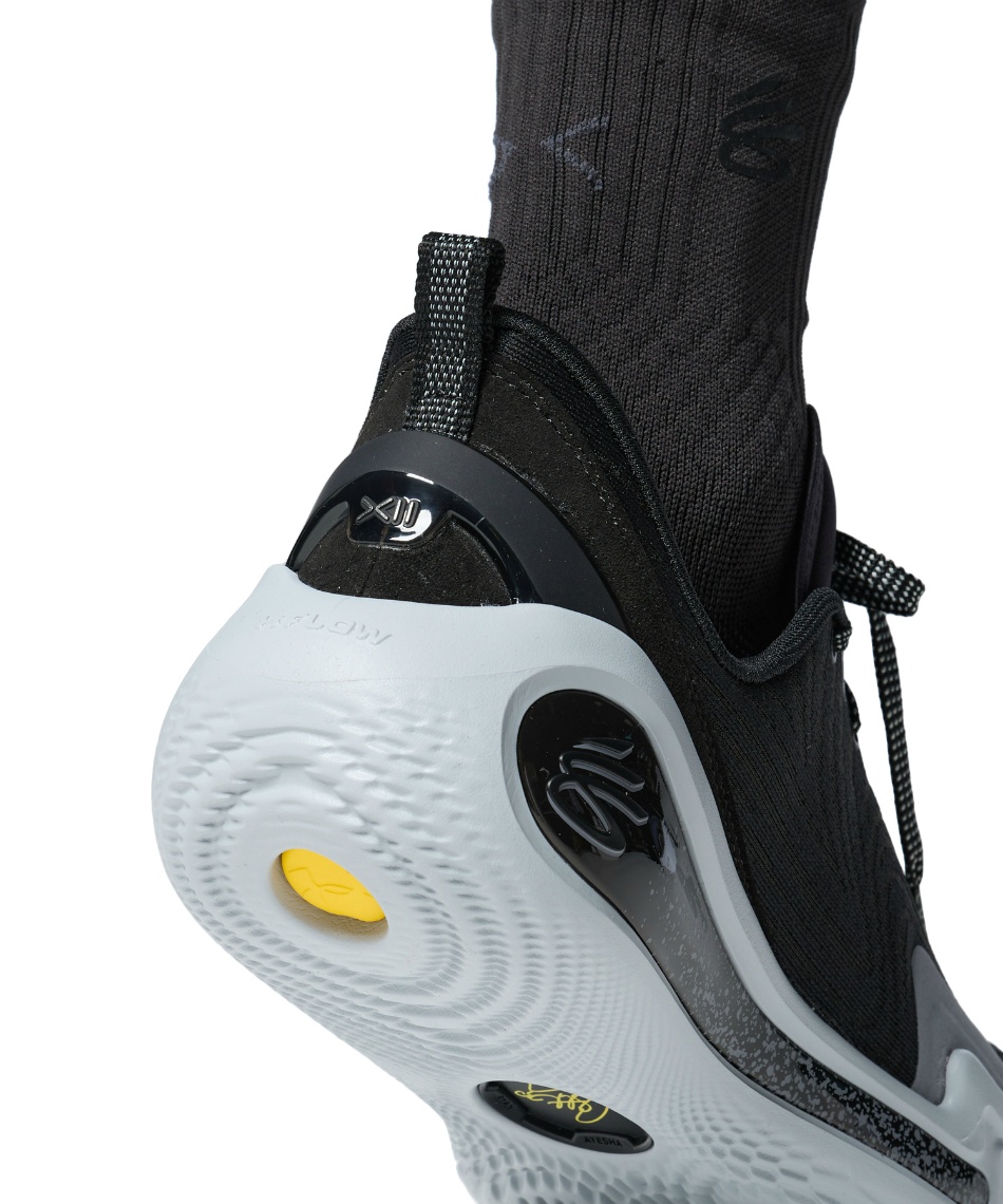 アンダーアーマー(UNDER ARMOUR) バスケットシューズ CURRY カリー 12