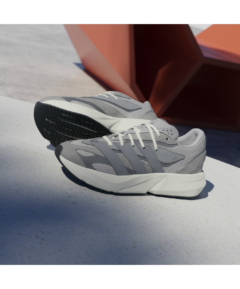 スニーカー ライトブレイズ Lightblaze IH8607 NJG58 | スポーツ用品