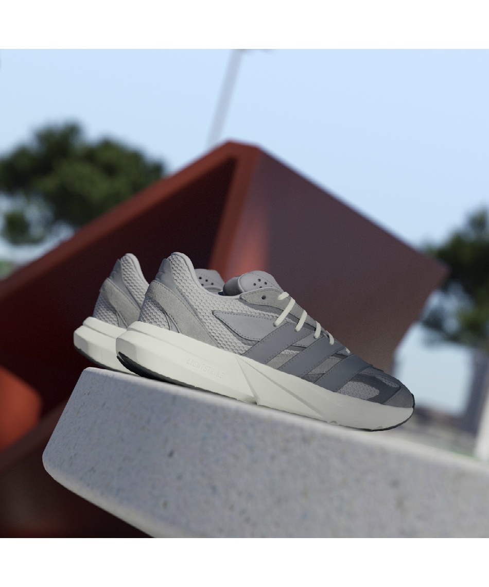 スニーカー ライトブレイズ Lightblaze IH8607 NJG58 | スポーツ用品