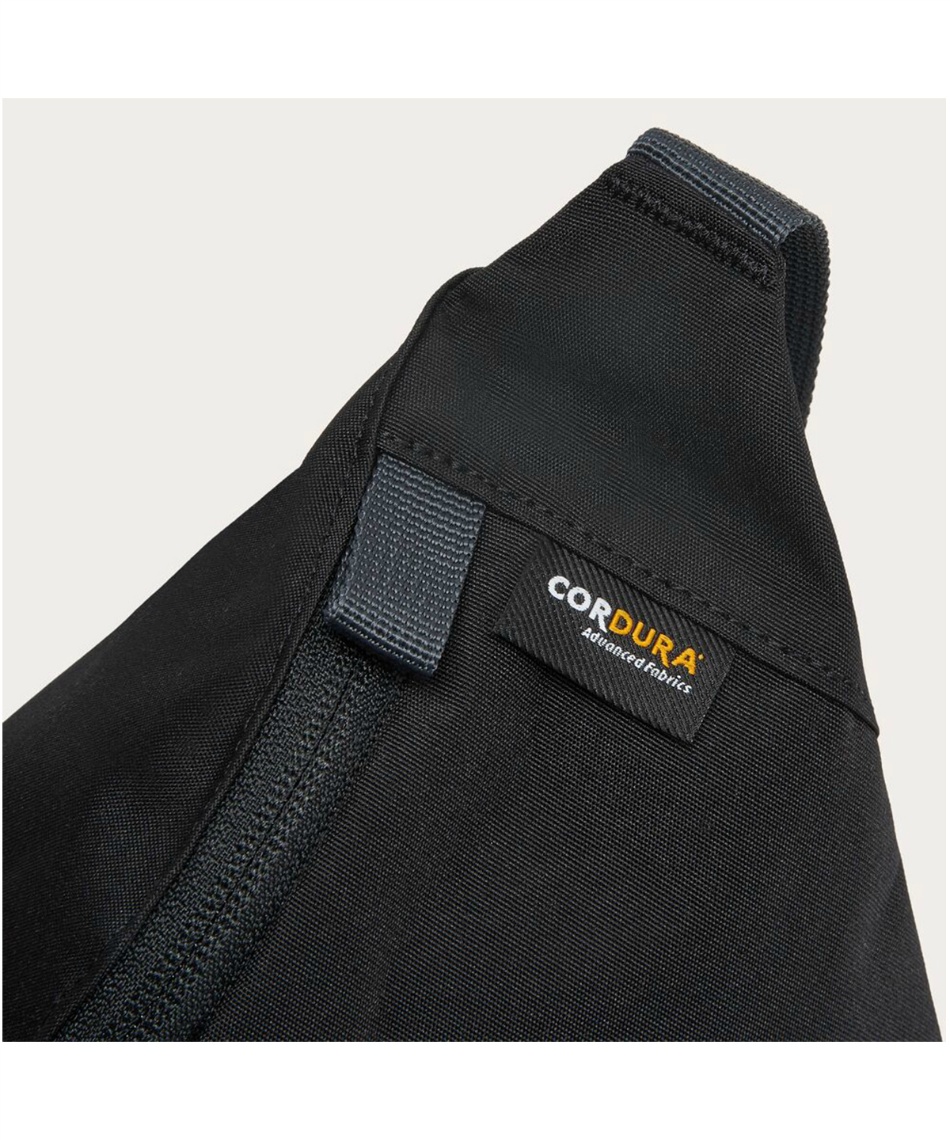 オークリー(OAKLEY) ウエストバッグ ESSENTIAL WAIST M 7.0 FW