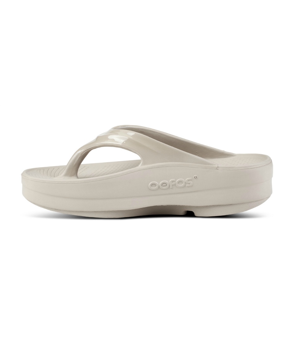 美品OOFOSリカバリーサンダル　ベージュ　ウーフォス　37 厚底22.5 23 楽天市場】OOFOS OOmega OOahh Luxe ウーフォス リカバリー