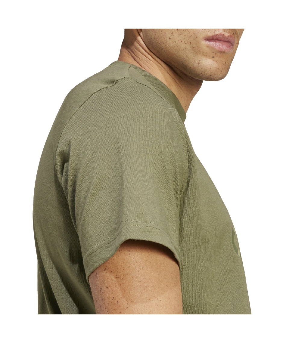 d.i.aグラフィックTシャツ 半袖 Tシャツ 半袖カモ グラフィック バッジオブスポーツ Tシャツ