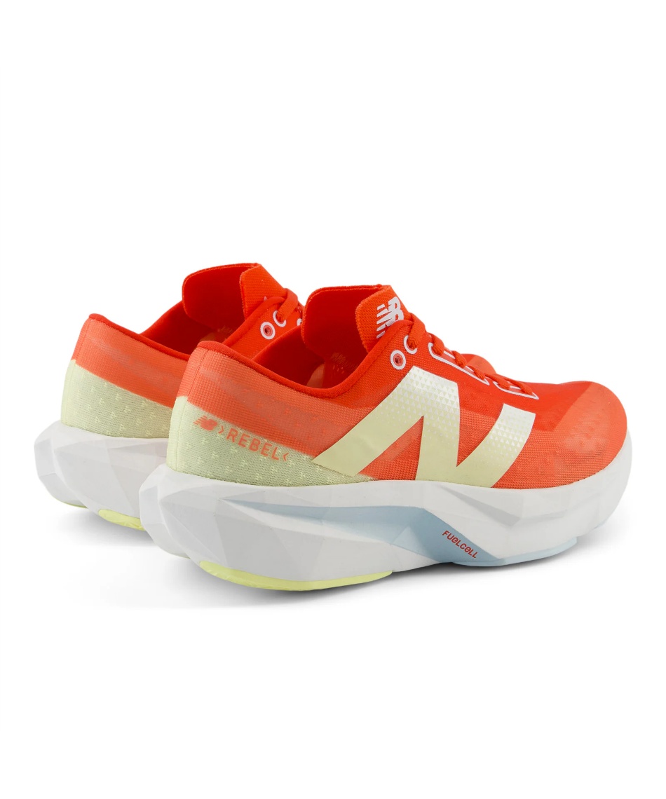 ランニングシューズ FuelCell Rebel v4 フューエルセル レベル WFCXLR4