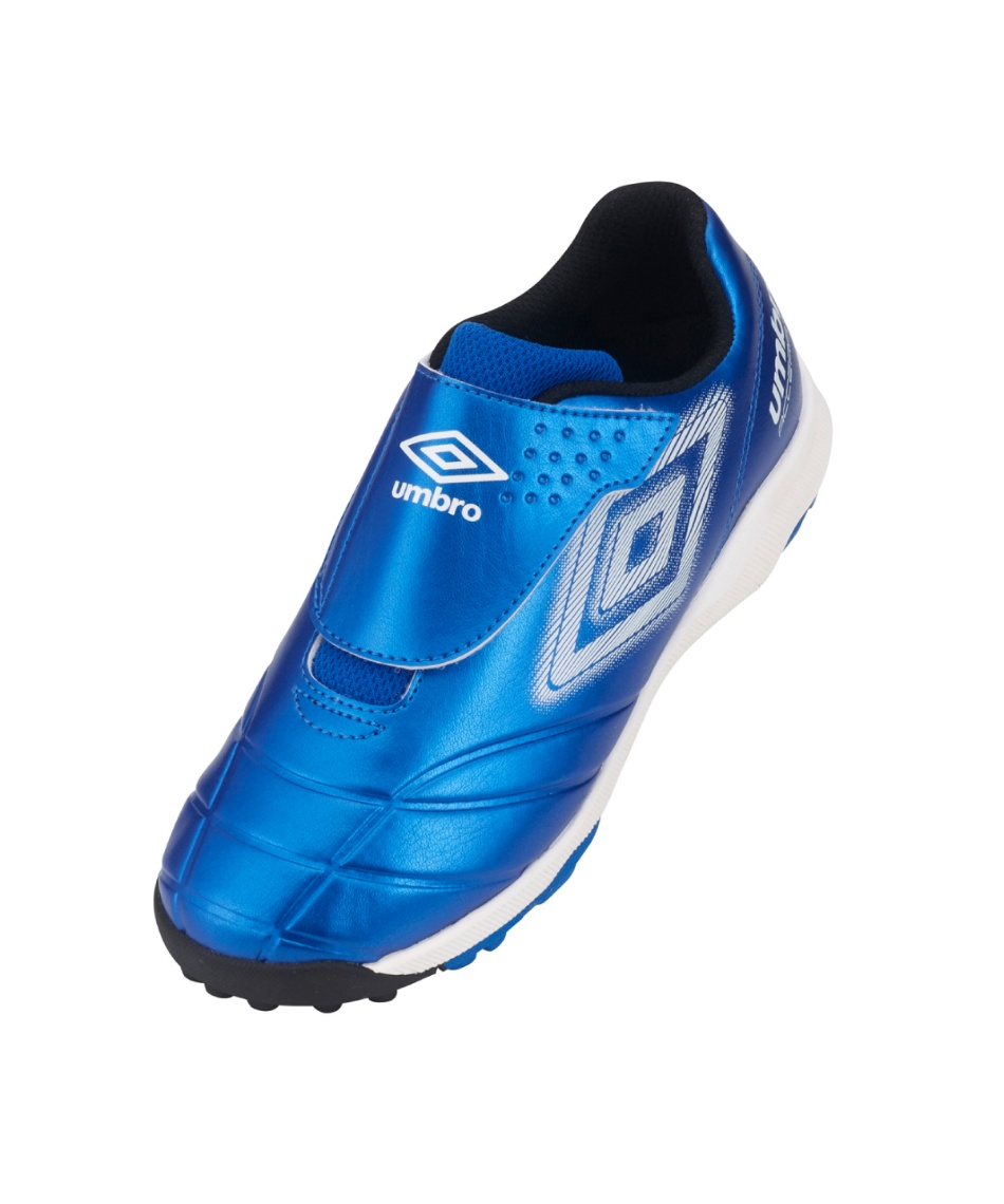 Umbro サッカーシューズ アクセレイター　2024年モデル　新古　27センチ Umbro サッカーシューズ アクセレイター 2024年モデル 新古 27
