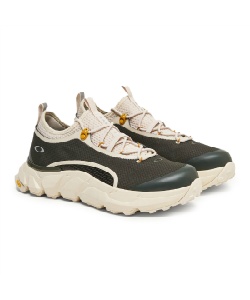 �l���|�C���g99pt �y���������z�I�[�N���[(OAKLEY) �X�j�[�J�[ LIGHT SHIELD FOF100587 86L �y�������K�i�z �����Y DARKBRUSH 27�D5�i9�D5�j