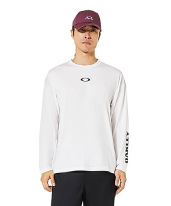 アイテム:スポーツウェア:Tシャツ:長袖 オークリー(OAKLEY