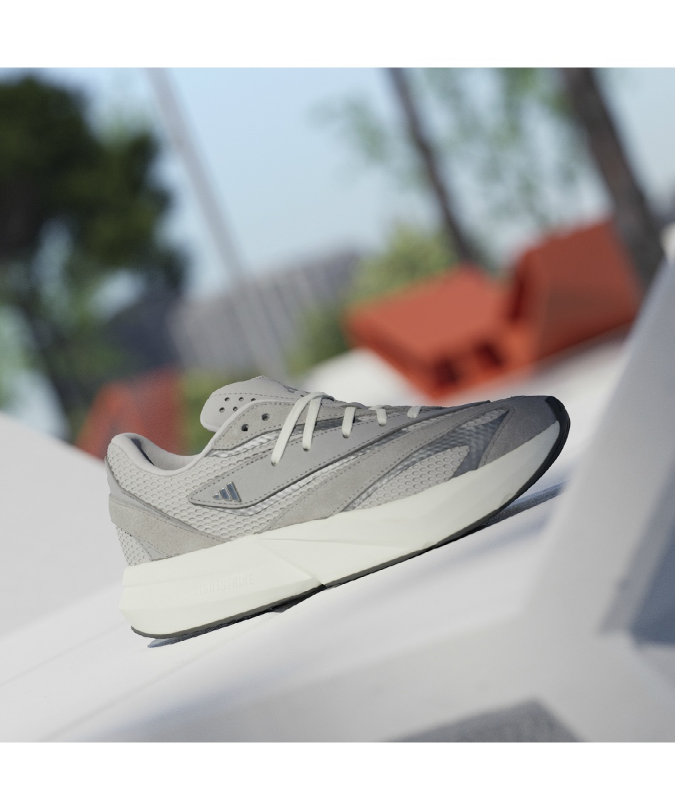 aiko ライトグレーS アディダス(adidas) スニーカー ライトストライド Lightstride IH8606