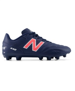 new balance ニューバラスサッカースパイク 話題のニューバランスのサッカースパイクに未来的なデザインの新