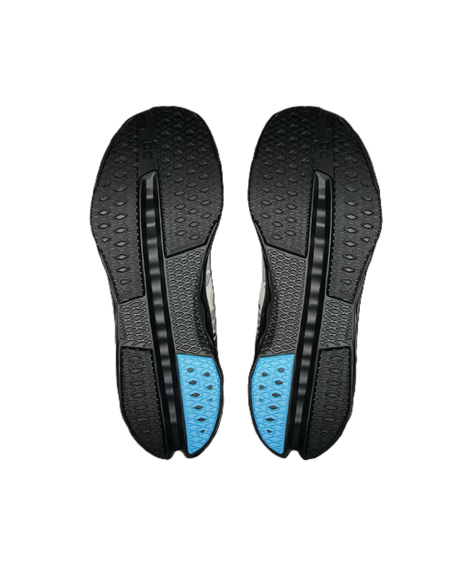 オン(On) ランニングシューズ Cloudsurfer Next Lumos クラウド