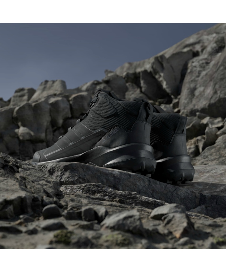 ♭△ アディダス(adidas) トレッキングシューズ ゴアテックス ミッド