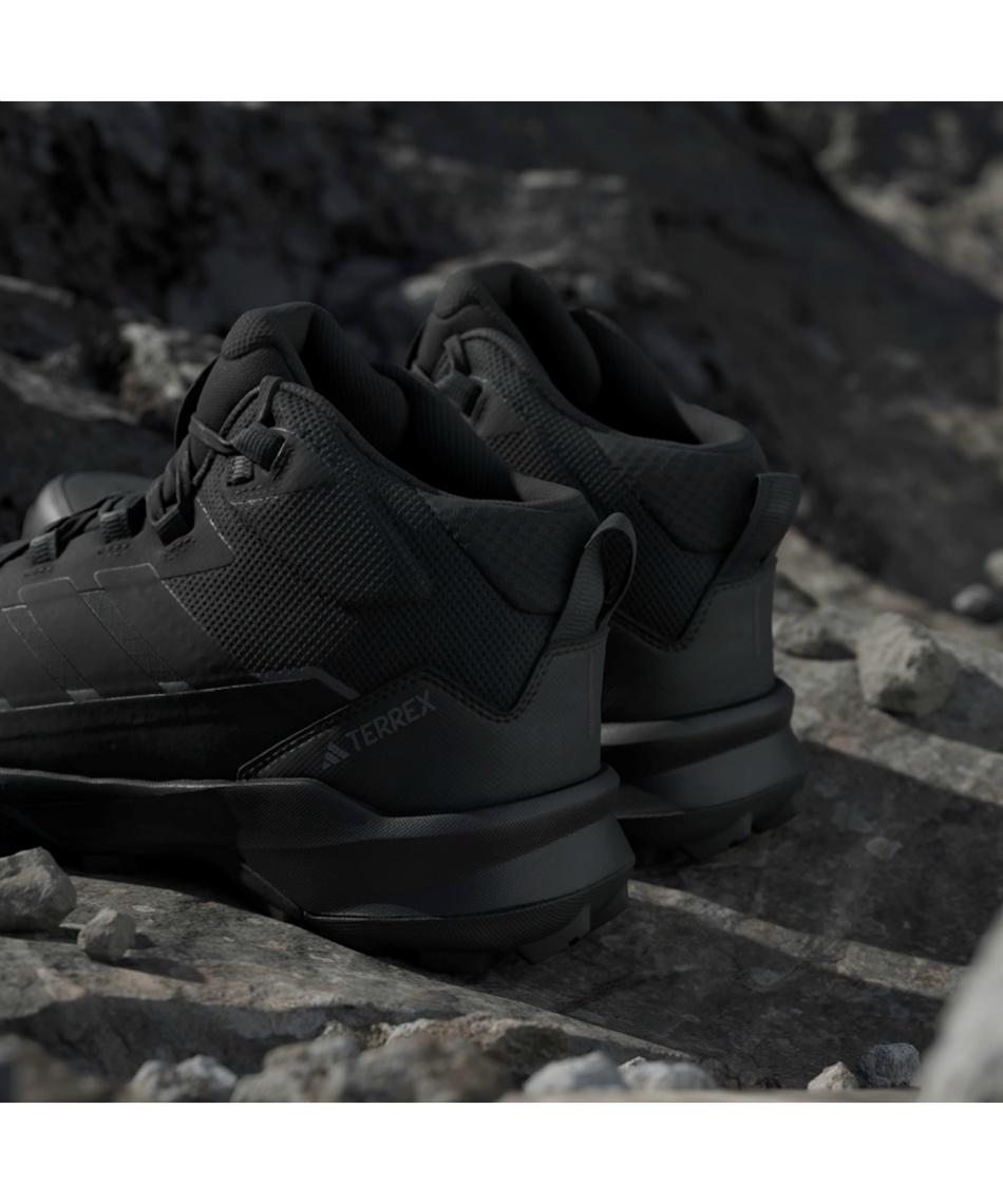 ♭△ アディダス(adidas) トレッキングシューズ ゴアテックス ミッド